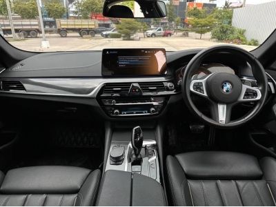 2021 BMW Series 5 530e 2.0 M Sport รูปที่ 4